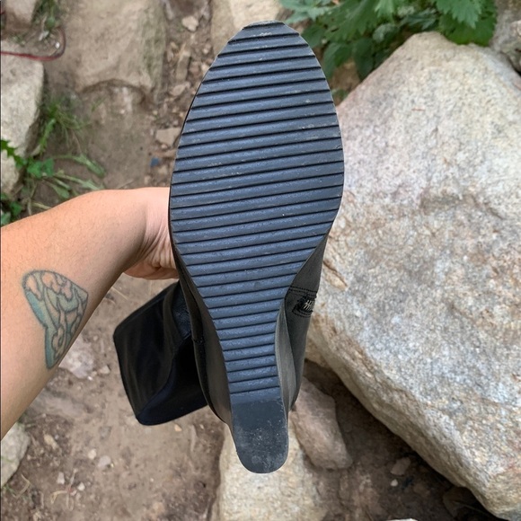 Le Chateau Black Leather Riding Boot Over the knee tall Size 8M Y2K Equestrian - Picture 7 of 7